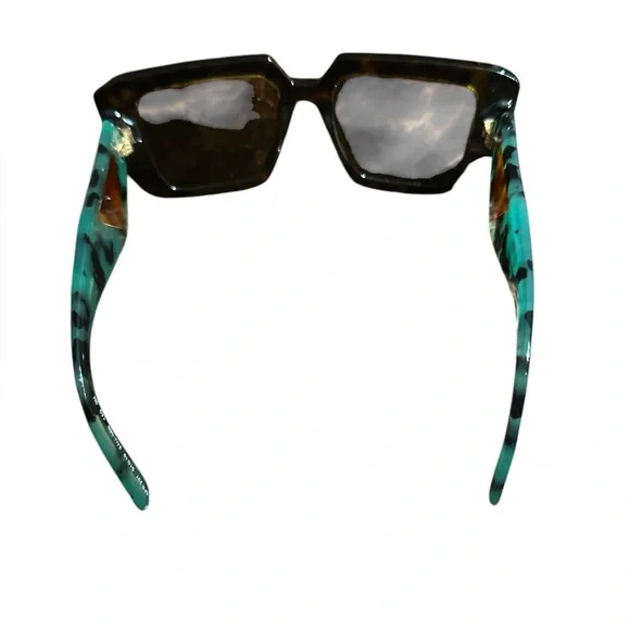 ✨PRADA SUNGLASSES✨ display picture 3